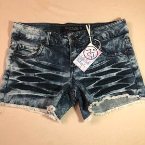 Celebrity pink jeans shorts